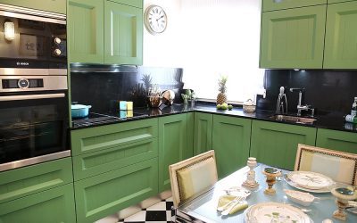 Cocina con muebles verdes ¡Hay vida después de las cocinas blancas!
