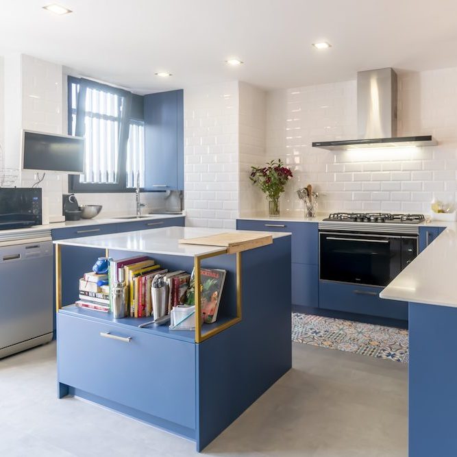 cocina moderna con colores azules