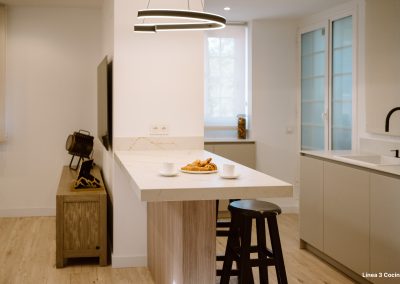 Encimera mesa altura 95, L 1,6 x F 0,75 regrusada 6 cms. VENATINA GOLD CERATOP